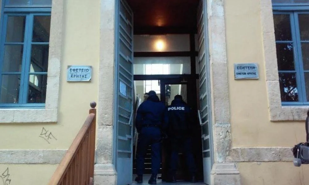 Χανιά: Ποινή φυλάκισης σε 24χρονο μετά από άγριο καβγά με τον αδερφό του - Κουβαλούσε όπλο